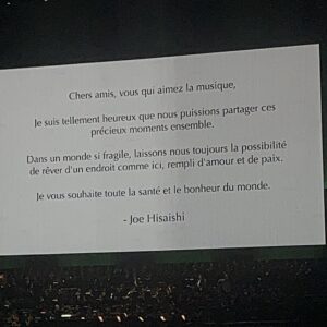 Messaggio di Joe Hisashi durante il suo concerto a Parigi 
