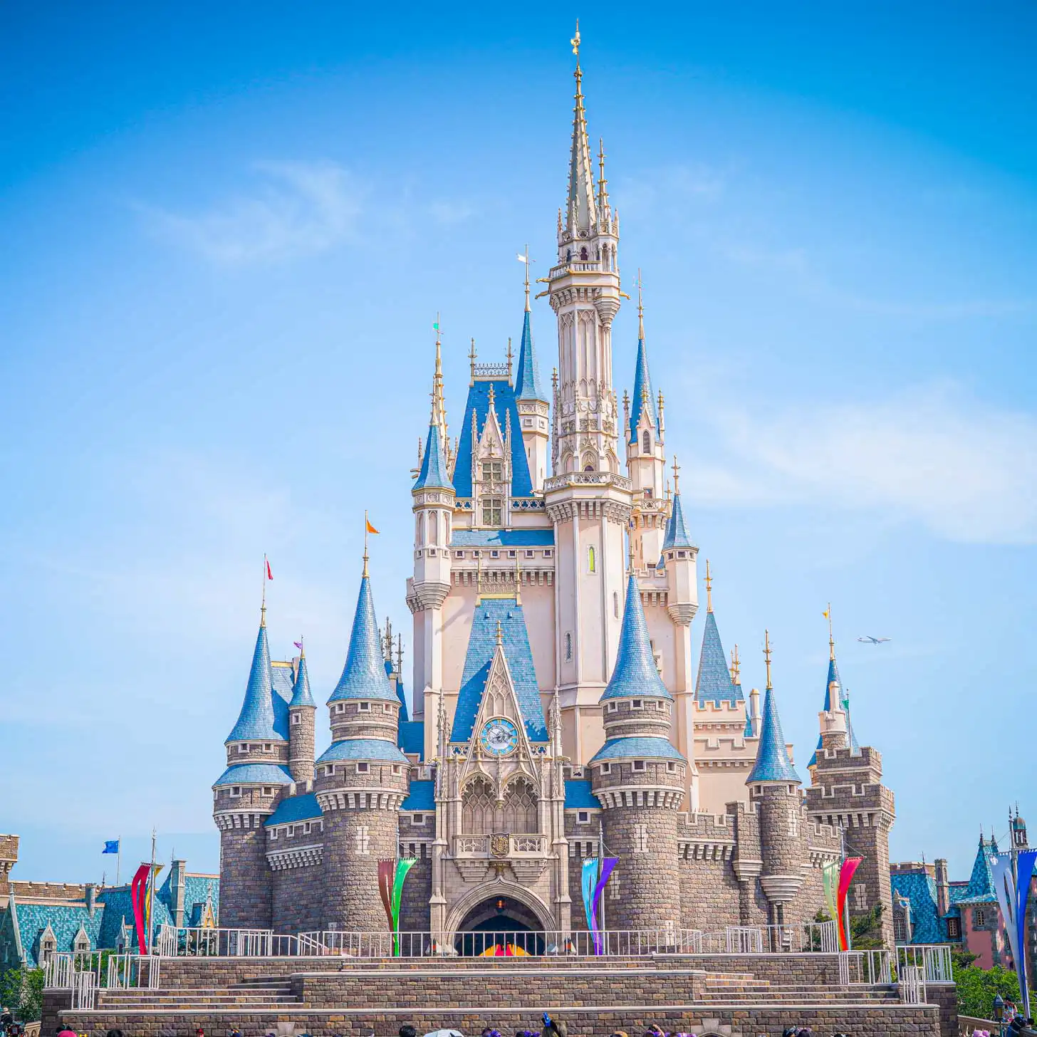 Disneyland Tokyo: The Magic of Disney in the Heart of Japan - ROPPONGI