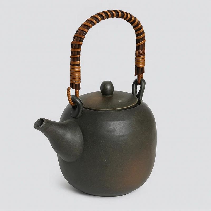 Illustration: Discover the Authentic Japanese Ceramic Teapot — Japanese Culture | ROPPONGI Illustration: Discover the Authentic Japanese Ceramic Teapot — Japanese Culture | ROPPONGI